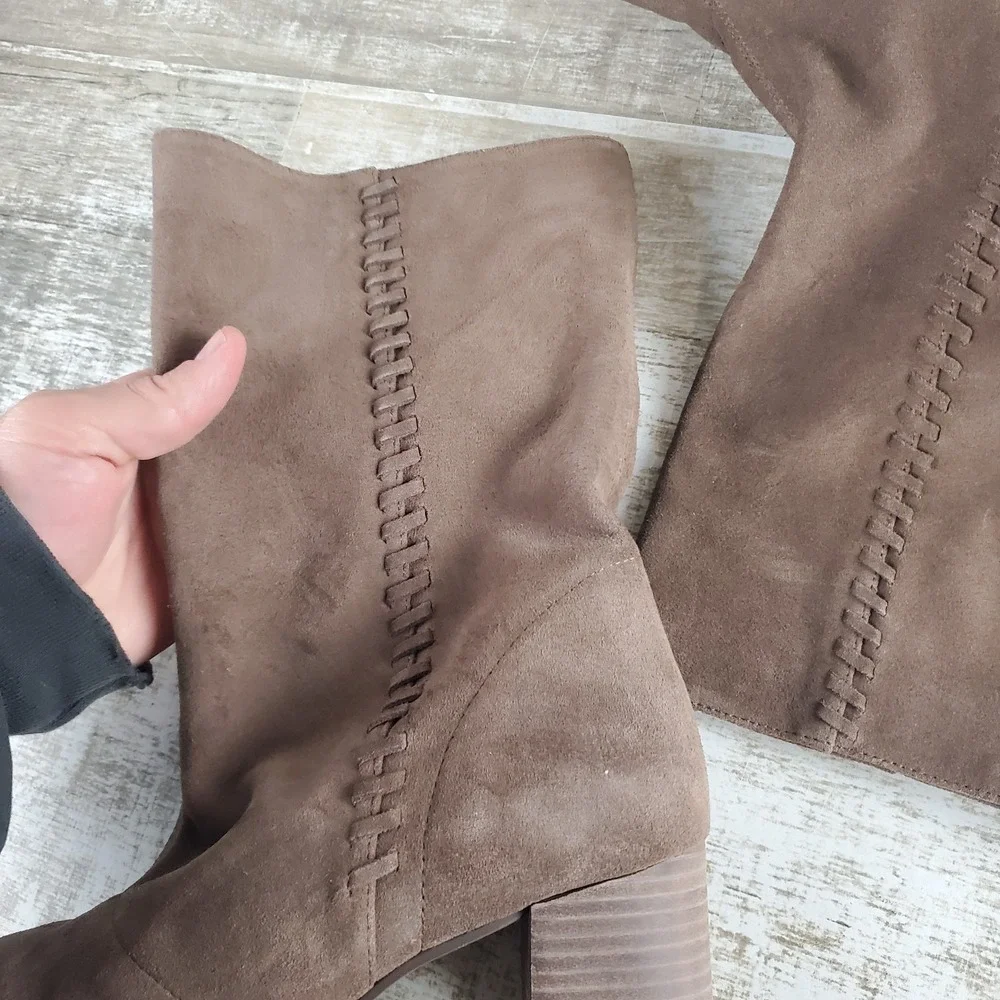 Vince Camuto Lorrys Womens Booties Sz 10 M‎ Taupe Suede Pointed Toe Ankle Boots